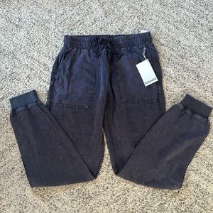NWT - Splendid soft cargo pants